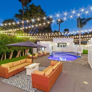 Studio City Contemporary Villa With Pool Sleeps 10